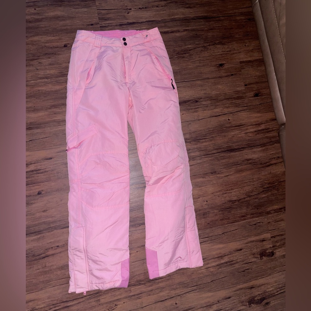 Girls XL ski pants fit like an XS